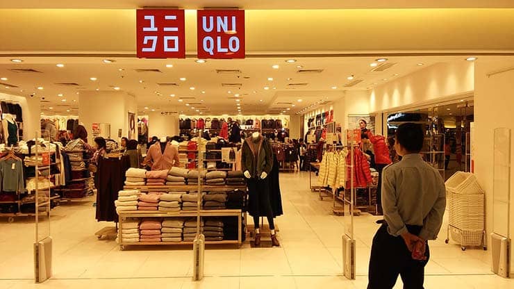 Uniqlo Metrotown Mall Burnaby Shopping